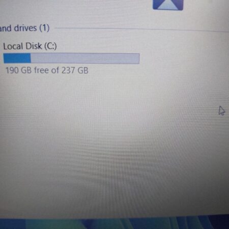 PC storage display showing 190GB free of 237GB on the local disk drive (C:).