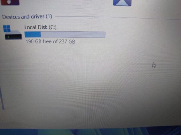 PC storage display showing 190GB free of 237GB on the local disk drive (C:).